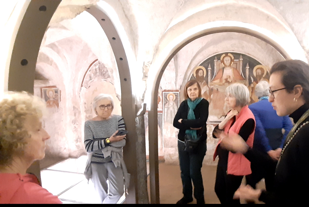 11_All'interno della Cripta Romanica con guida